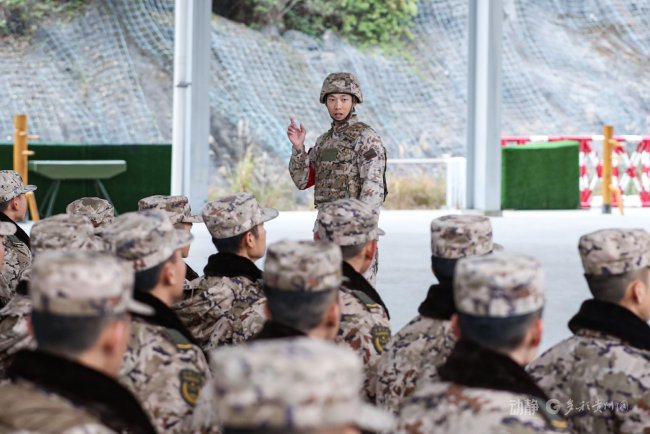 直击“正义使命2025”实弹射击现场 新兵锤炼实战技能