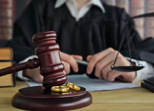 面馆老板骚扰女顾客称露丝袜免单 性骚扰事件引爆全网怒火