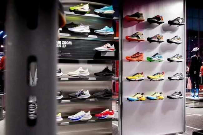 5折卖鞋，“中产的旧爱”失宠了 耐克光环褪去