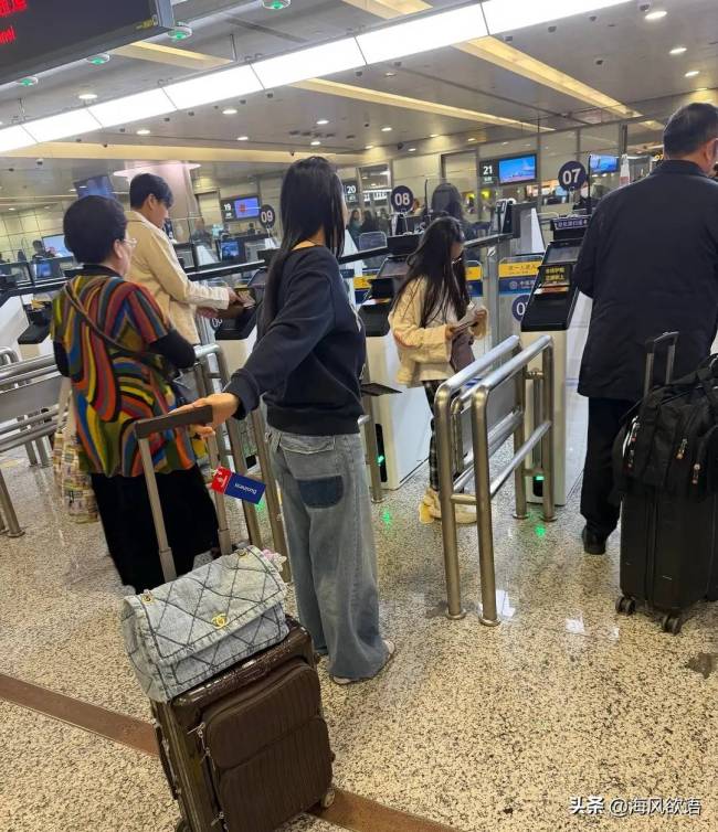 伊能静秦昊女儿米粒近照 独立懂事太圈粉