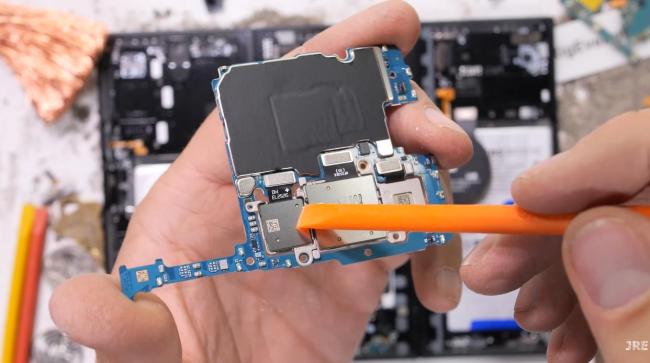 三星三折叠为啥“卖一台亏一台” 高昂成本导致亏损销售