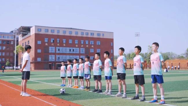 在街头巷尾看见湘超的意义