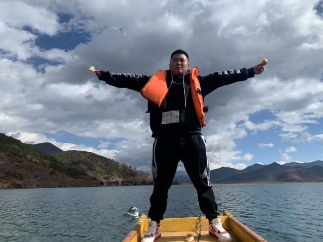 2025年我们送别一个个身影 缅怀英雄,铭记光辉