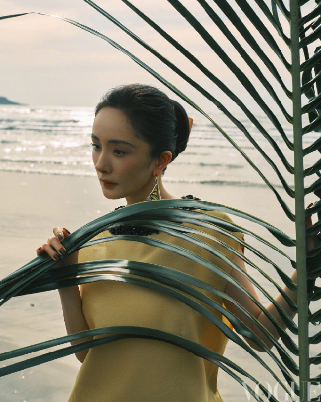 杨幂VOGUE开年刊