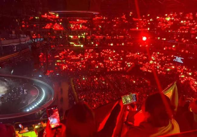 东方卫视跨年神图 红海应援震撼全场