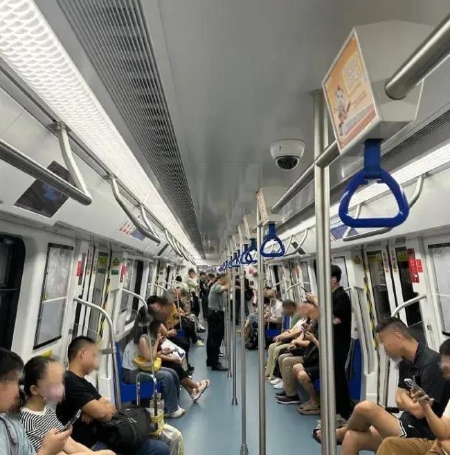 座椅为什么要设计成这样 竖排座背后的科学原理