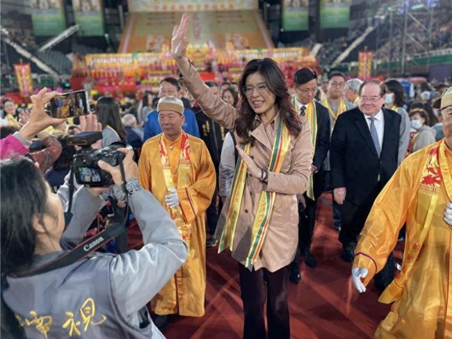 郑丽文盼中华儿女不再自相残杀 共创和平繁荣未来