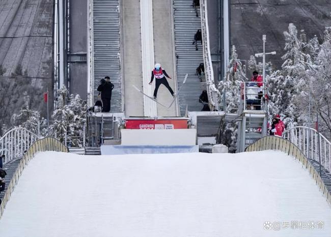 中国姑娘曾坪创造历史，首次获世界三大赛奖牌 刷新国家队纪录