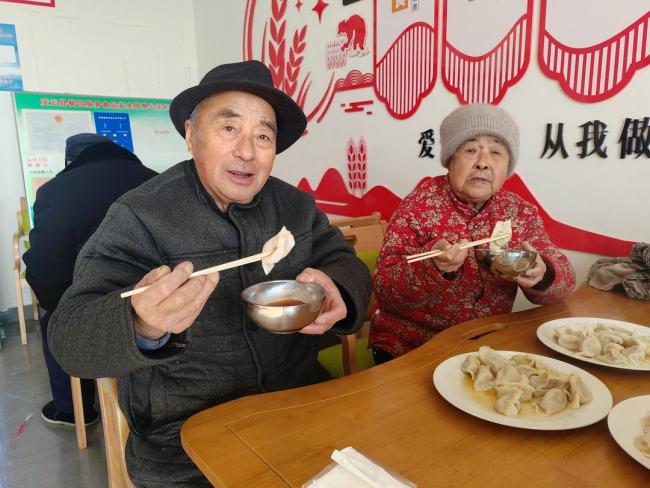 新年第一餐漂亮饭 幸福食堂里的温暖聚会