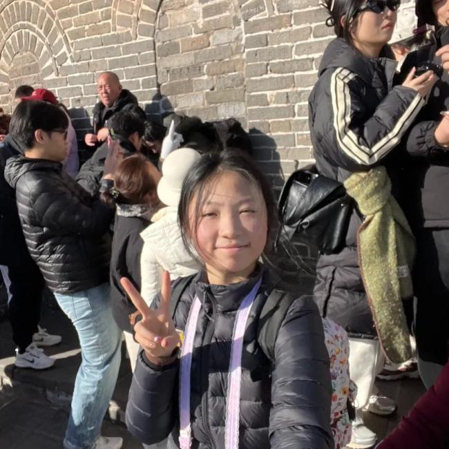 为啥19岁女生长城诵诗引全网共情 少年心气感动网友