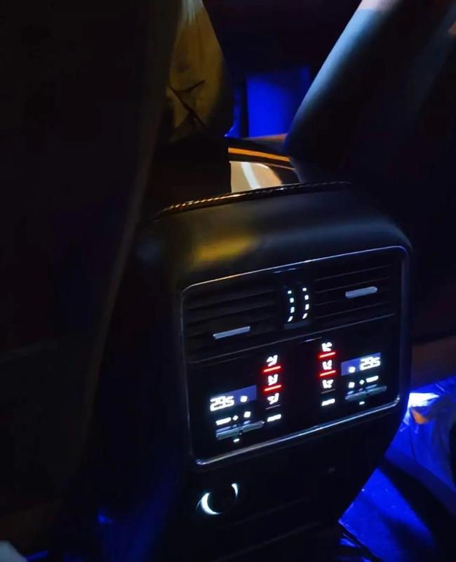 女子0.1元在武汉打网约车坐上保时捷卡宴,平台:乘客不能指定车型或品牌,偶然碰到高档车是有可能的