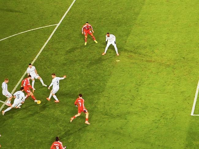 维尔茨进球不越位引发争议 VAR判定遭质疑