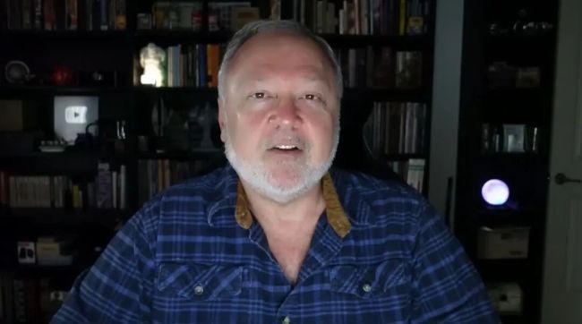 《辐照》聚合主创：“我一经不想再用我方的创意让别东谈主发大财了” 版权与收益的反想