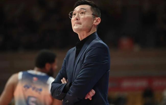 又一名帅下课!第五外援空降辽篮!球风克制北上广,杨鸣赌把大的