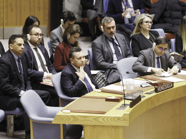 马杜罗出庭坚称“无罪”，美媒称“审判”或需数年