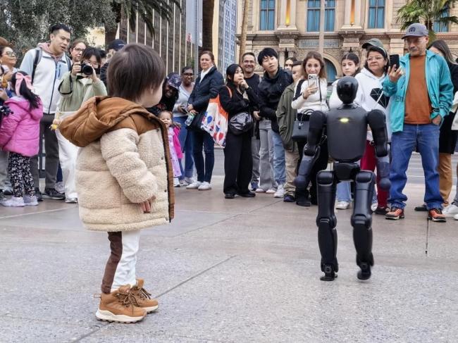 稚晖君团队开启“个人机器人”时代 启元Q1引领新赛道