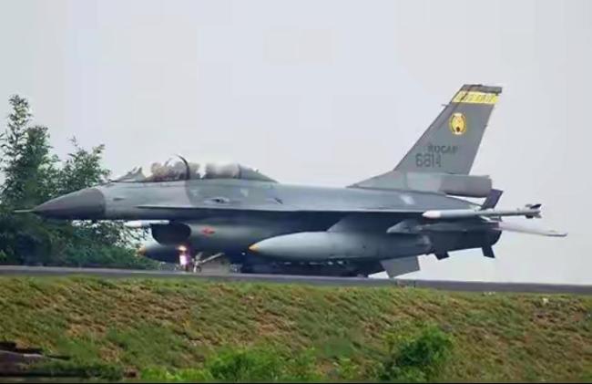 台军F16战机坠海意味着什么 撕开空军双重遮羞布