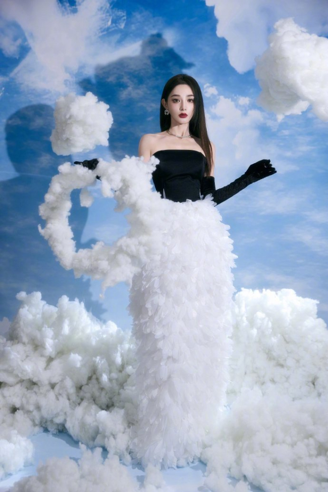 彭小苒杀死了天台拍照比赛