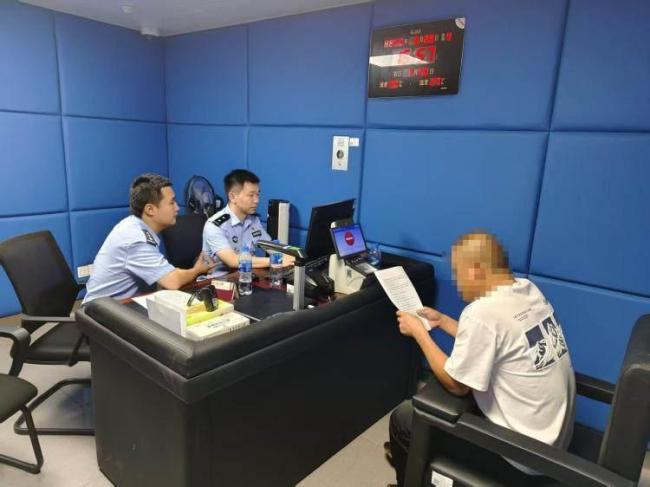 外籍保姆偷4万珠宝被抓 雇主也被罚 非法聘雇风险高