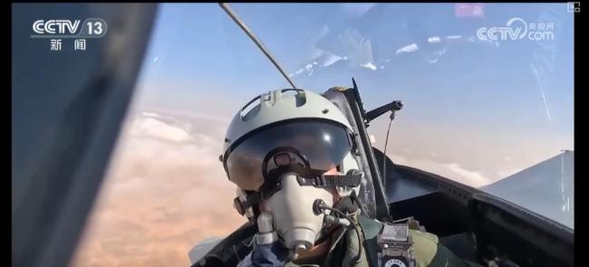 歼20威龙奋飞十五载 长空砺剑见证腾飞