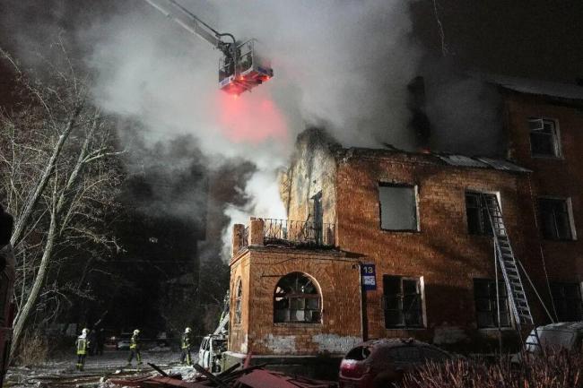 学者:俄军榛树发威回应普京官邸遇袭 俄方密集打击乌设施