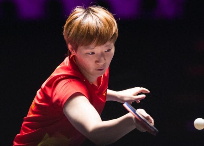 女乒大刮复古风！王曼昱输43岁削球手