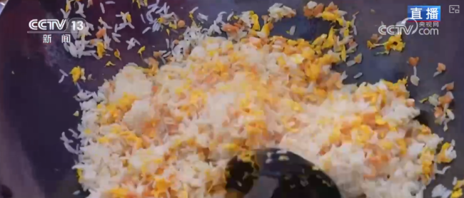 品质升级、暖意涌动点亮节前消费新图景