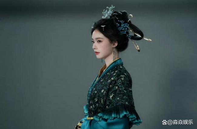 林允 古装仪态 利刃藏柔破茧成凰