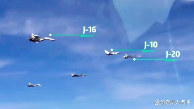 歼20歼16歼10同框看不够 空中三剑客的战术跃升