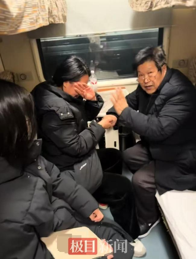 女儿回应71岁父亲认出20年前学生