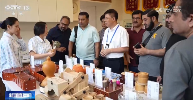 中医药旅游成为入境游客消费新场景 传统文化魅力吸引外国游客