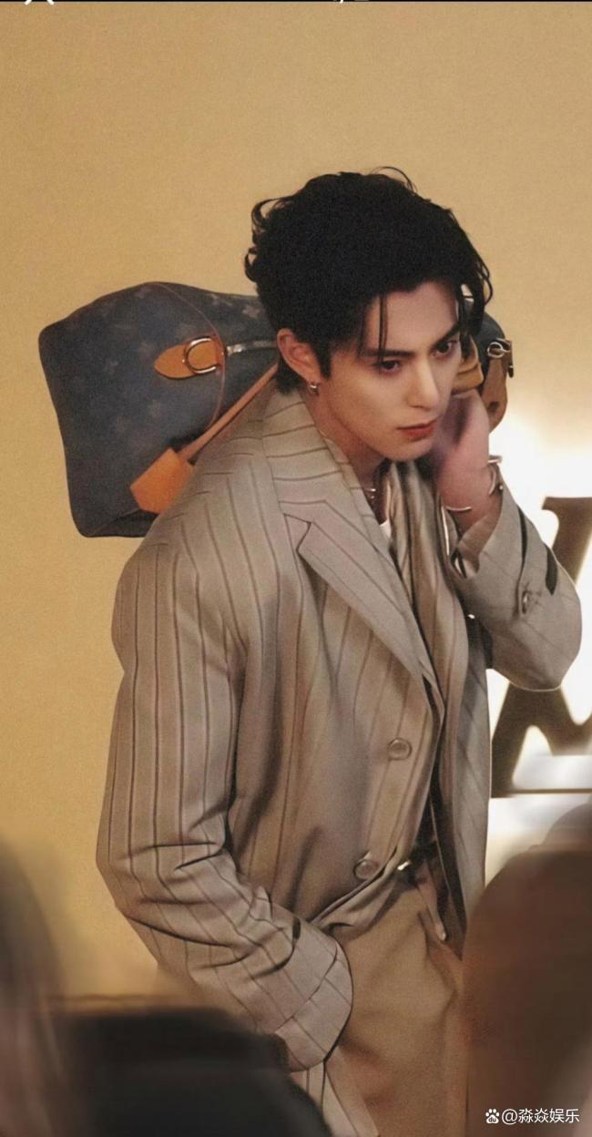 王鹤棣宋茜王嘉尔豪门Party LV四小天鹅真实互动引爆现场