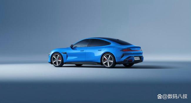 小米二手SU7 Ultra35万没人要 车商与官方数据矛盾激化