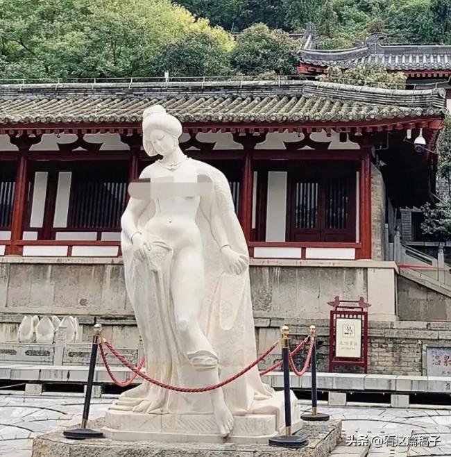 华清池贵妃裸体出浴雕像被指“不雅观”，景区回应 设计方案已审核认可