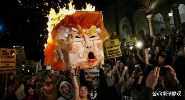 突发快讯!威胁“拉下马”!特朗普怒惩5名共和党“倒戈”议员