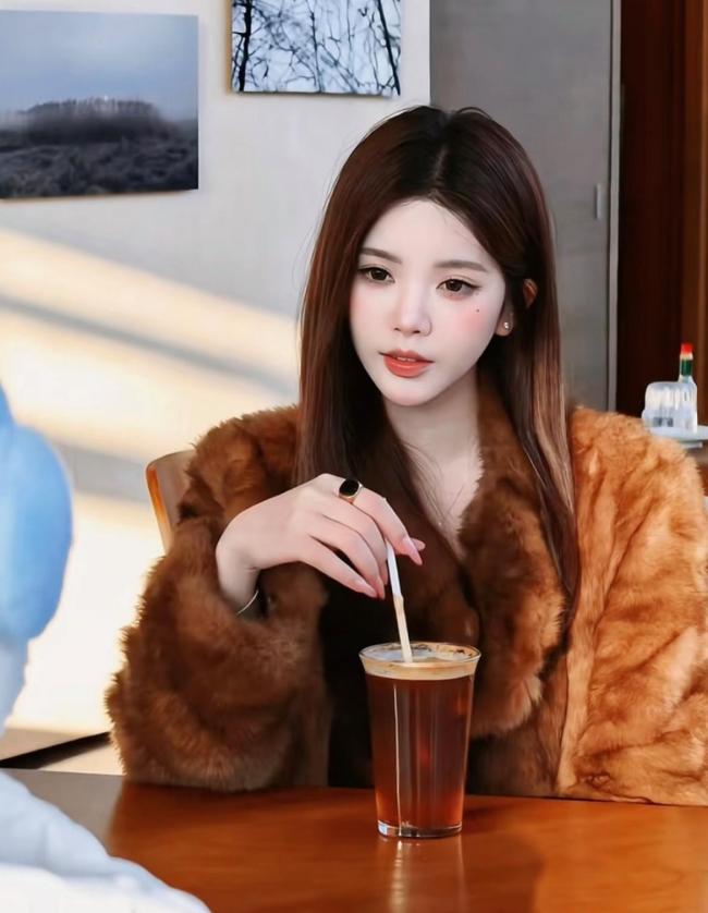 彭十六个东说念主账户累计收款905万 税务合规疏漏突显