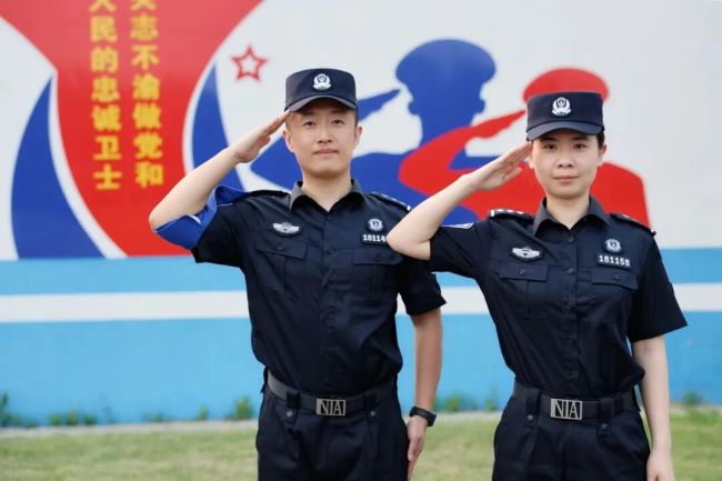 良伴战友双双过法考 并肩看护灯火清朗