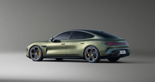 新一代小米SU7还能创造传说吗？小米SU7迎换代或标配激光雷达+800V平台