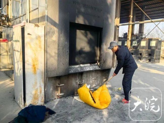 殡仪馆焚烧遗物发现41万存款单 细心员工挽回遗产