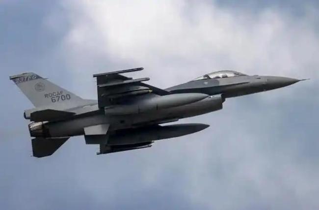 台空军将打捞坠海的F-16V战机