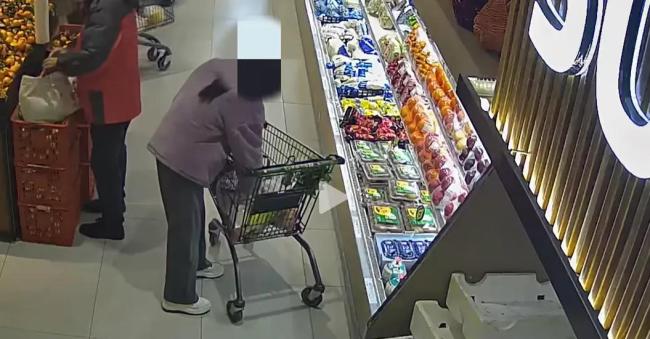 女子在超市6次盗窃车厘子被刑拘