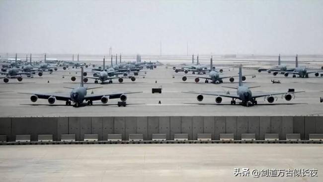 美国对伊朗动武：敢不敢斩首或抓捕哈梅内伊？中东局势一触即发