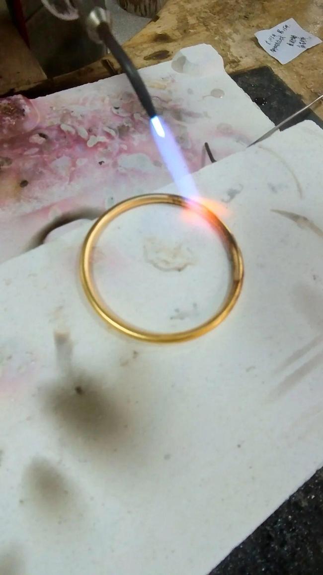 金店老板揭秘金银回收套路