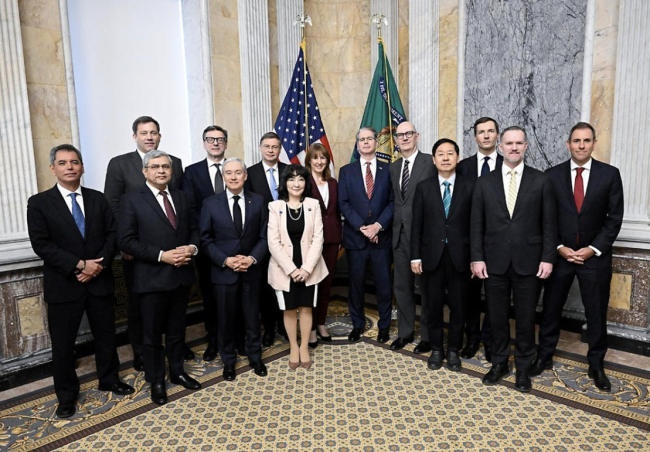 特朗普给盟友下令：180天打破中国稀土垄断，不然加税！用关税威胁盟国