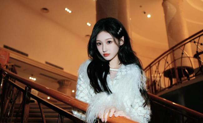 歌手陈雪凝授室 低调婚典引热议