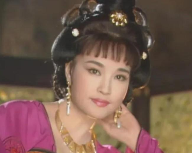 刘晓庆在爱你老己这块如故太泰斗了 75岁再演武则天激励热议