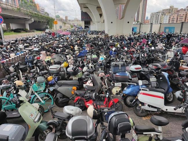 电动车停车乱象如何破局