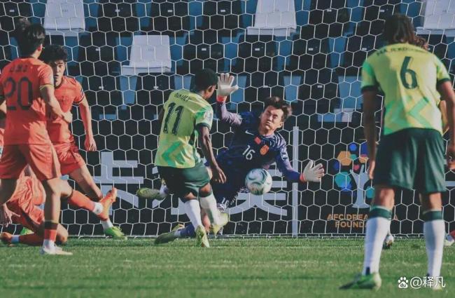 坚如磐石一夫当关!U23国门李昊:扑出了万千球迷久违的眼泪与热血 手套王人扑烂了