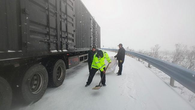 河南多地积极搪塞冰雪天气 多举措保运动
