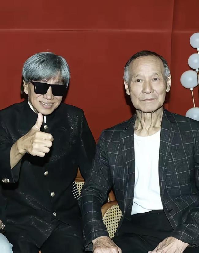 陈惠敏吊问梁小龙 江湖袼褙泪别精真金不怕火伯仲